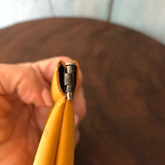 Vintage 1950’s “cosmetiques” mustard pouch for purse w/silver script & pictures - Picture 10 of 11